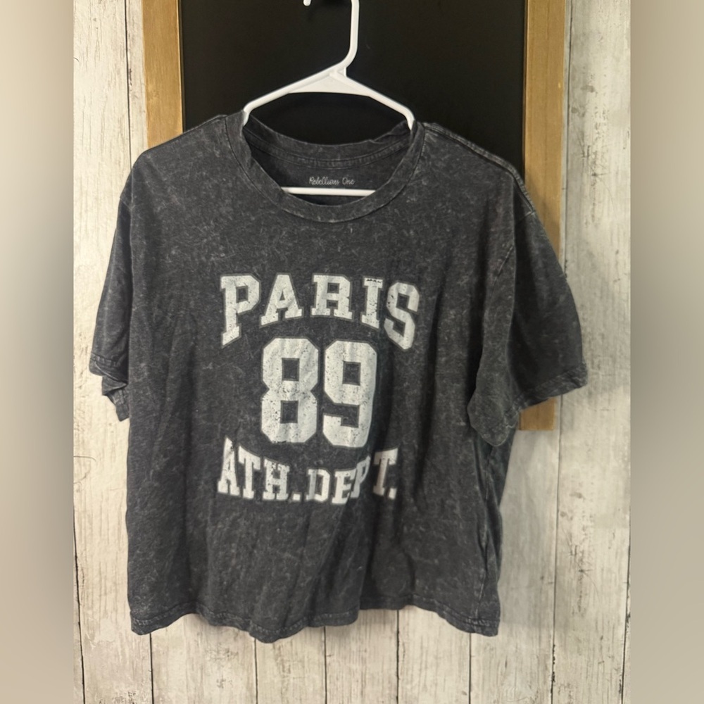 Women’s Rebellious One Large Gray\White Cropped Shirt short sleeve 120